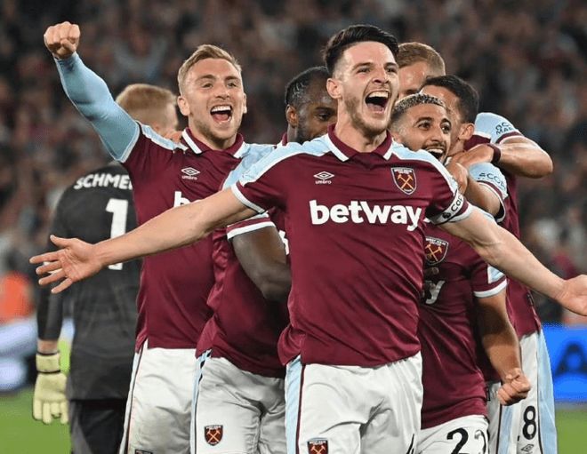 记者：曼城愿意冬窗外租18岁前锋桑加雷，安德莱赫特等队有意