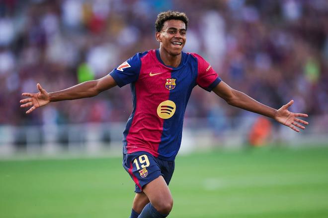 致敬蓝军传奇，库库雷利亚度假时身穿德罗巴球衣