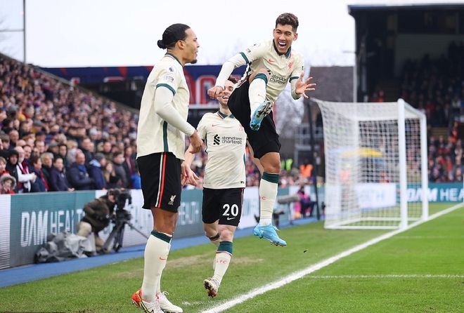 记者：维尼修斯女友在美国涉嫌欠税，可能无法陪他参加世界杯