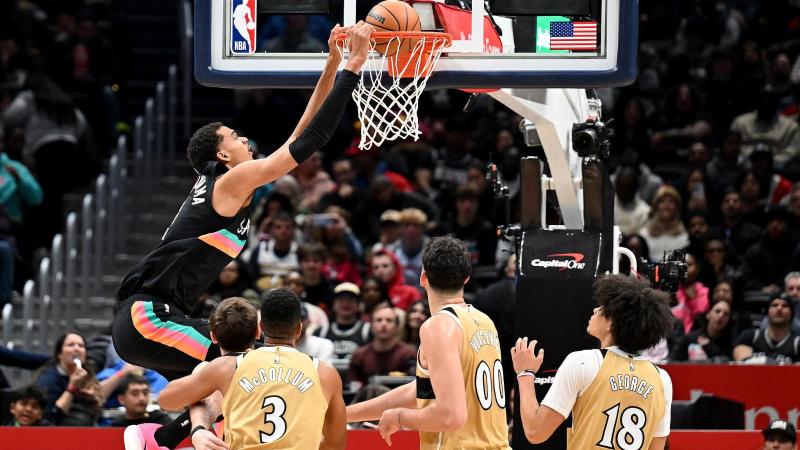 主裁在河南队获单刀时吹停比赛，是因为卡多索回接越位在先