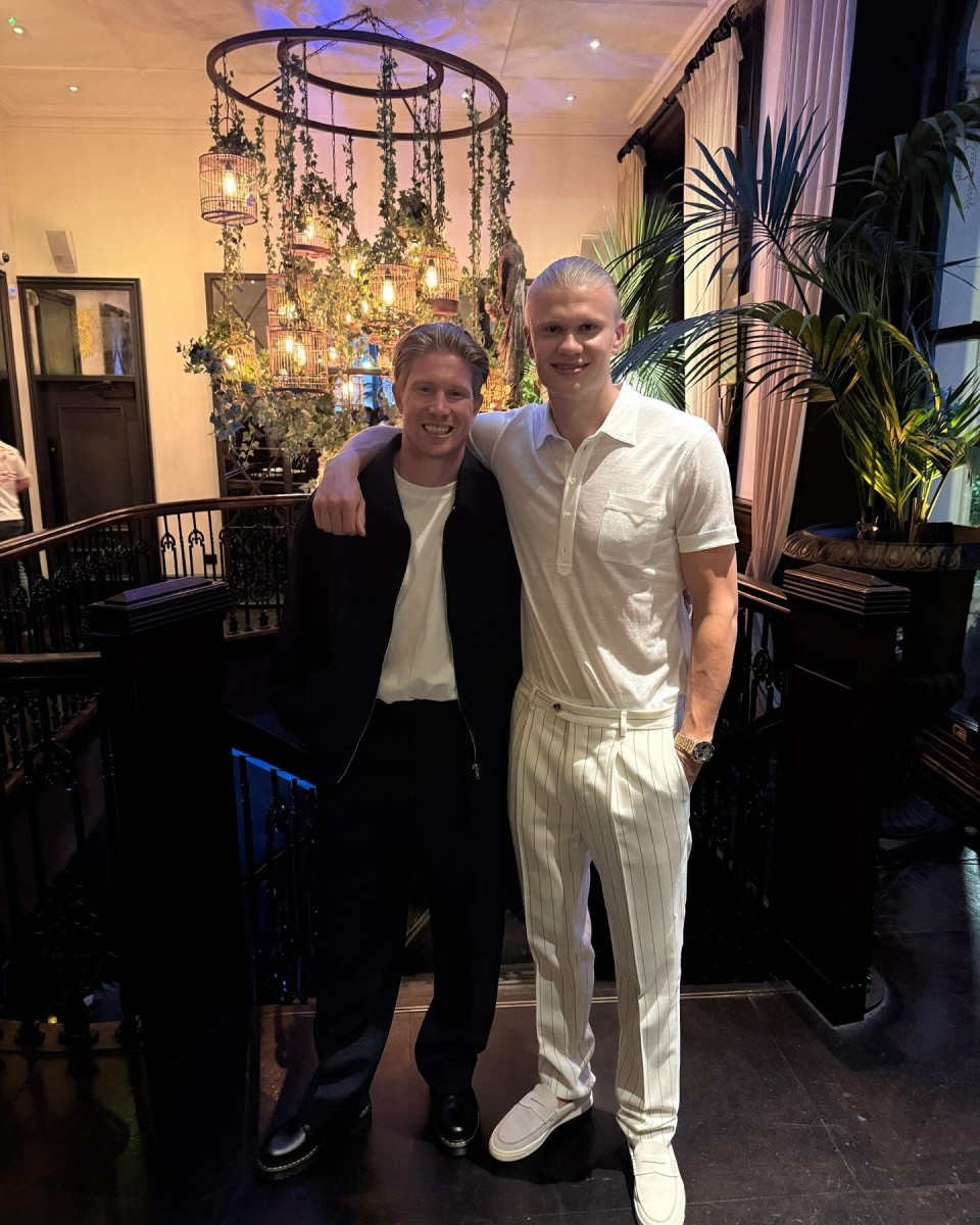 每体：瓜迪奥拉本周一现身巴塞罗那，受邀参加一场新书发布会